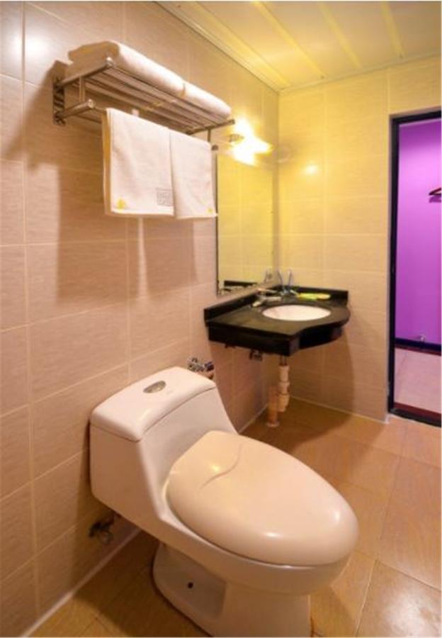 Jinkailai Business Hotel Qingdao Beer Street ภายนอก รูปภาพ